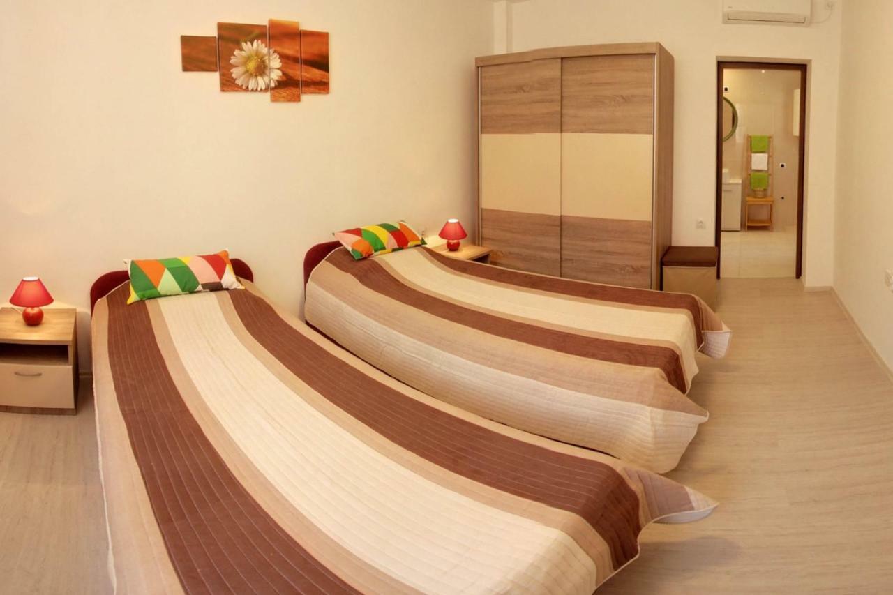 Lusyhouse Villa Pula Luaran gambar