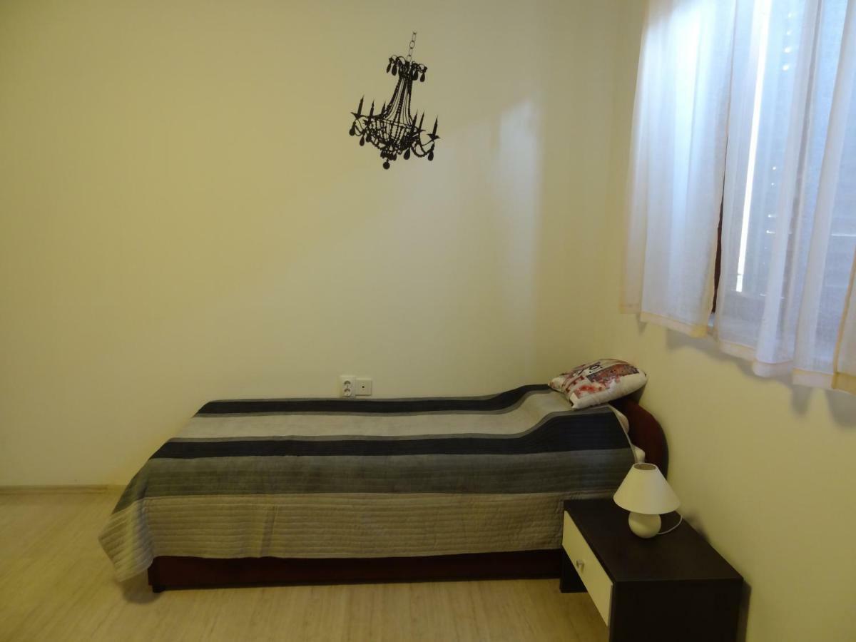 Lusyhouse Villa Pula Luaran gambar